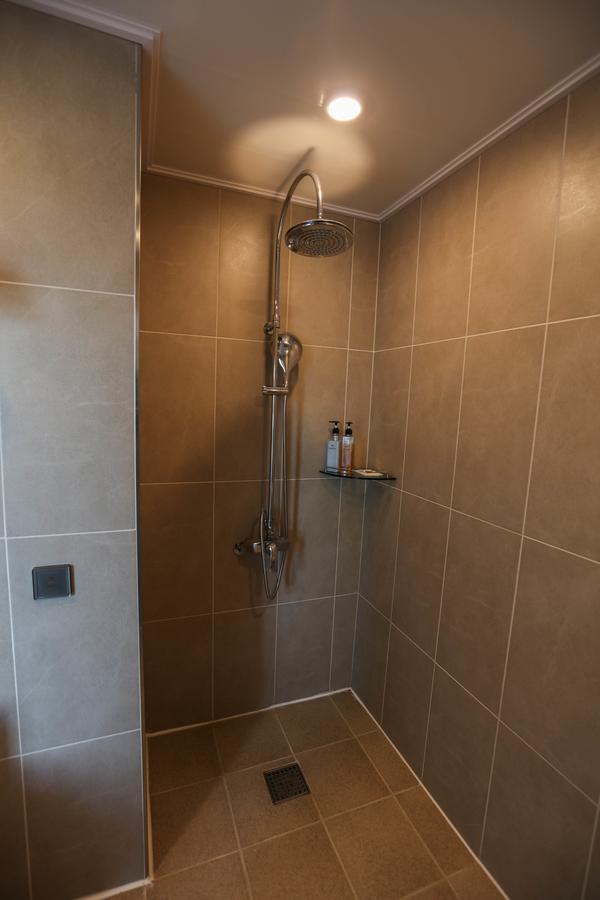 Casa De Vivaldi Hotel Сеогвипо Екстериор снимка